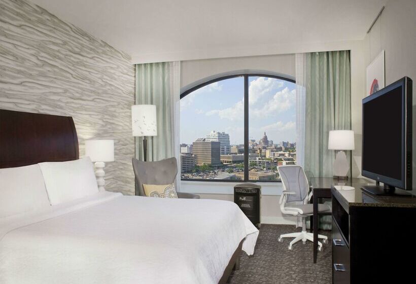 هتل Hilton Garden Inn Austin Downtown/convention Center