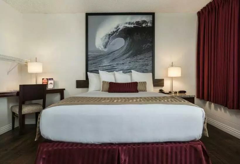 בית מלון כפרי Kings Inn Anaheim At The Park & Convention Center