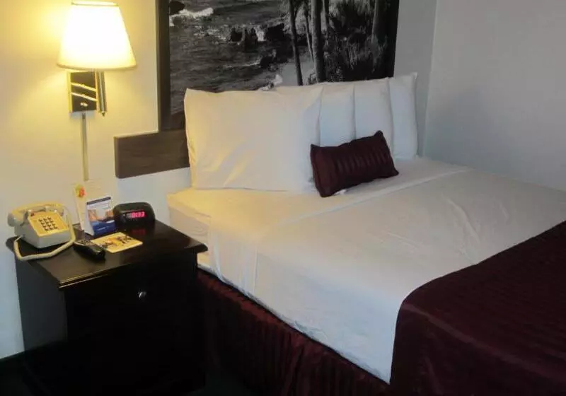 בית מלון כפרי Kings Inn Anaheim At The Park & Convention Center