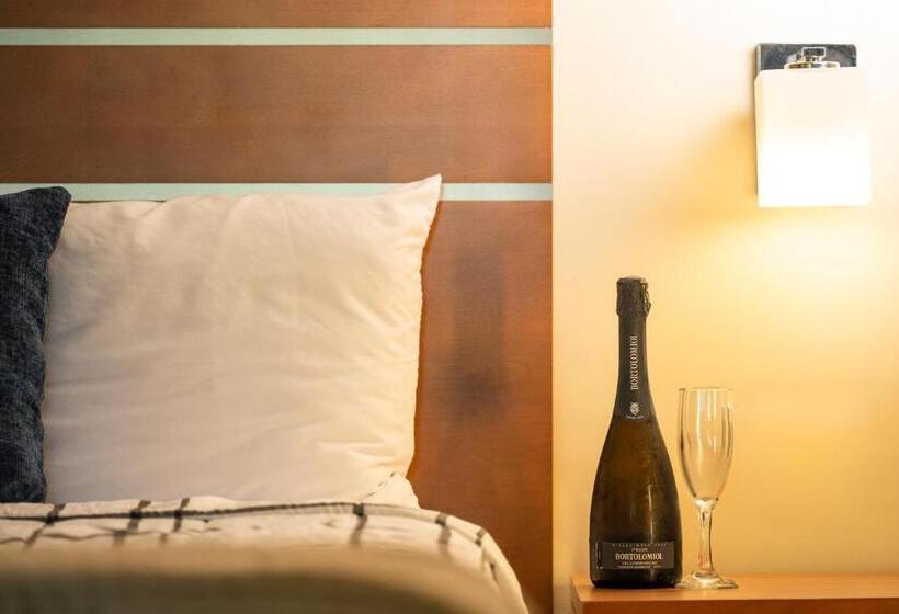 בית מלון כפרי Lemon Tree Inn