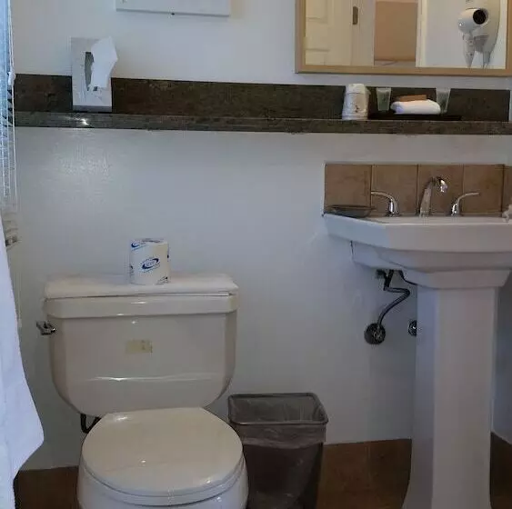 فندق Marin Lodge