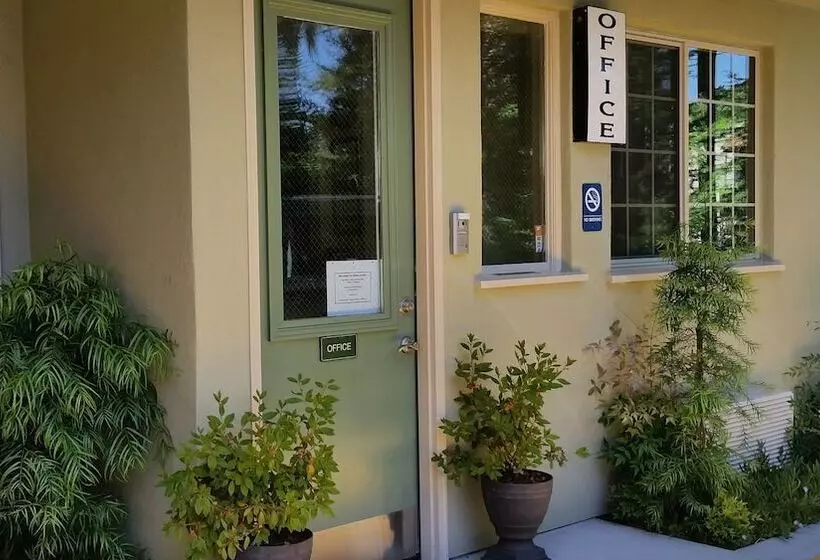 فندق Marin Lodge