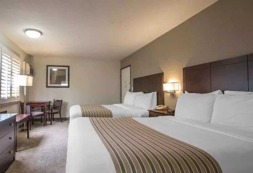 فندق Rodeway Inn Convention Center