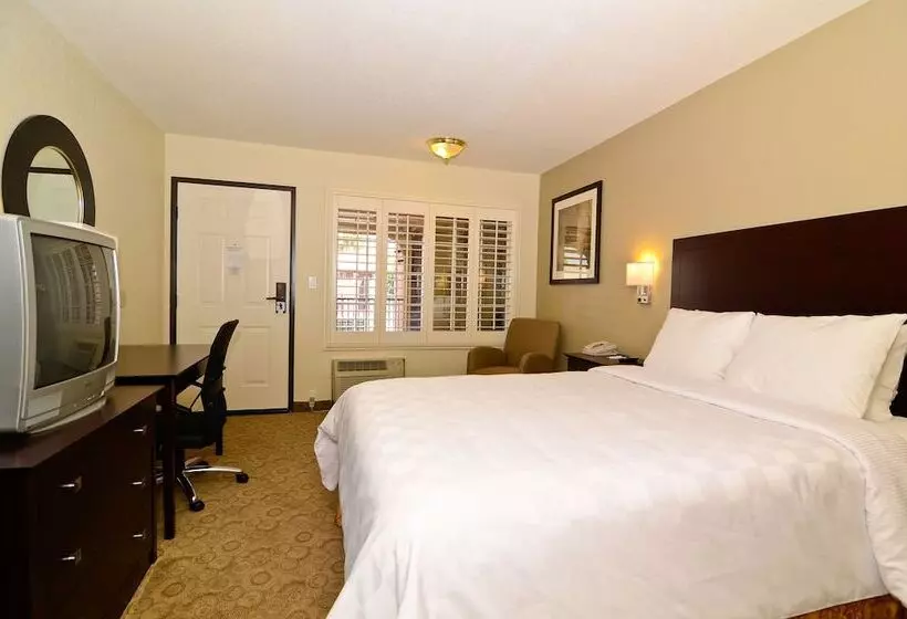 فندق Rodeway Inn Convention Center