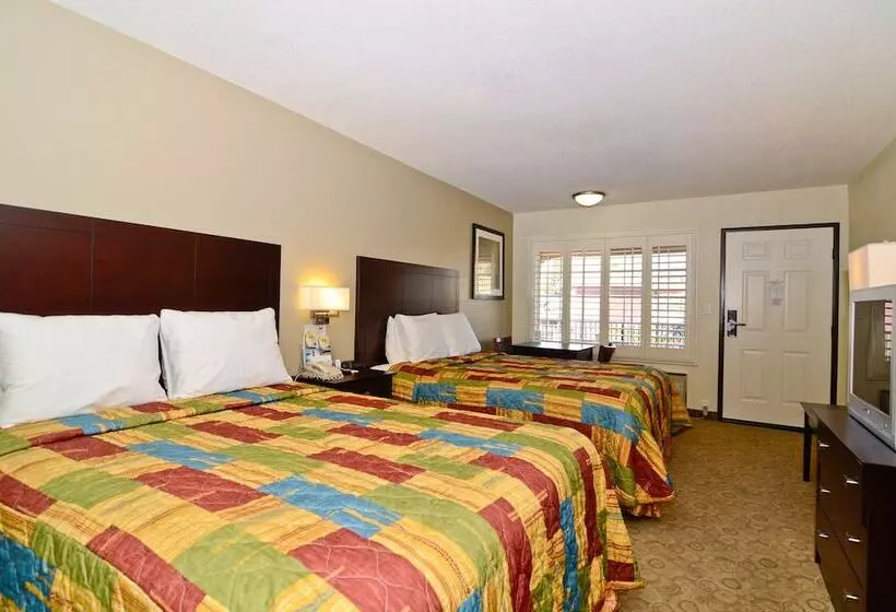 فندق Rodeway Inn Convention Center