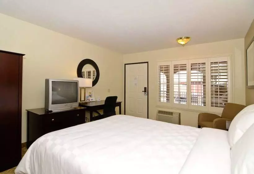 فندق Rodeway Inn Convention Center