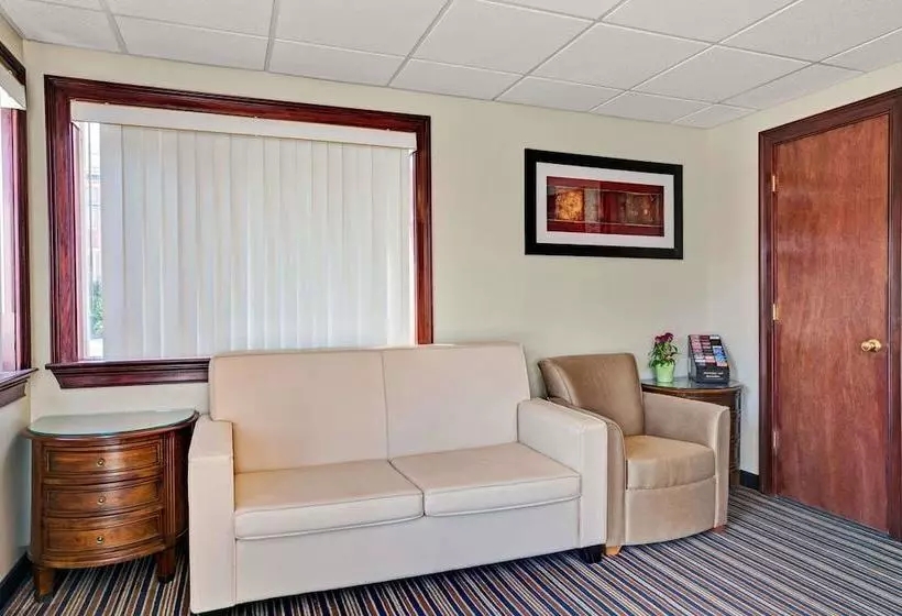 Otel Super 8 By Wyndham Newark De