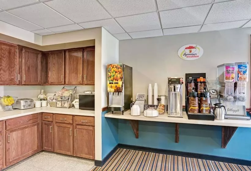 Otel Super 8 By Wyndham Newark De