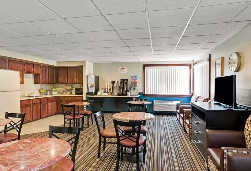 Otel Super 8 By Wyndham Newark De