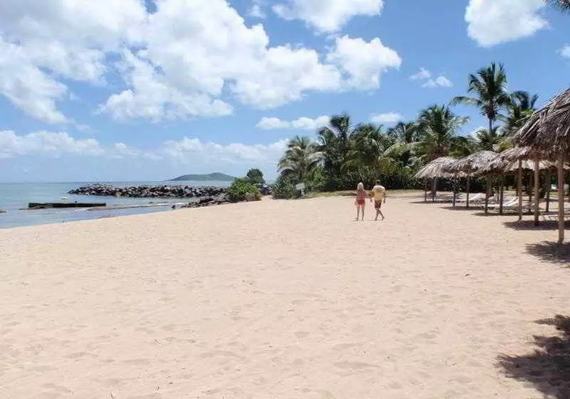 هتل Tamarind Reef Resort Spa & Marina