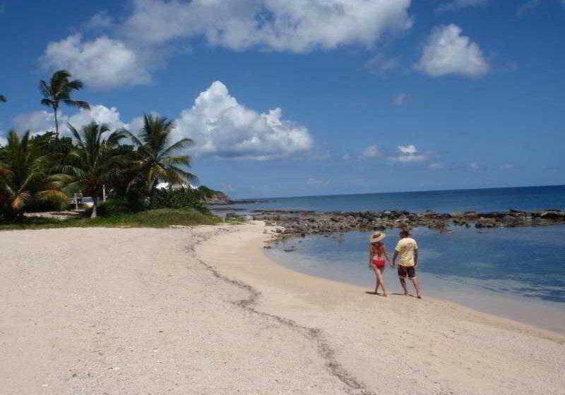 هتل Tamarind Reef Resort Spa & Marina