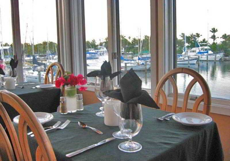 هتل Tamarind Reef Resort Spa & Marina