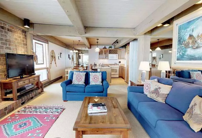 호텔 Top Of The Village   Coraltree Residence Collection