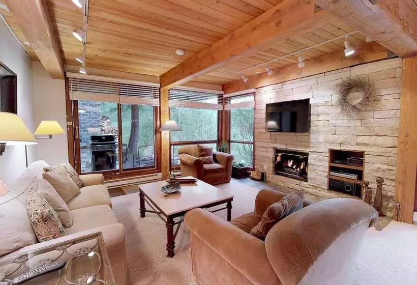 호텔 Top Of The Village   Coraltree Residence Collection