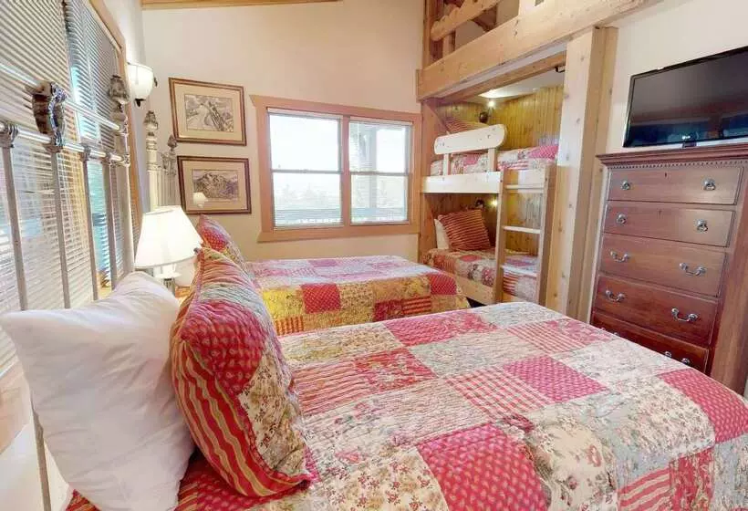 호텔 Top Of The Village   Coraltree Residence Collection