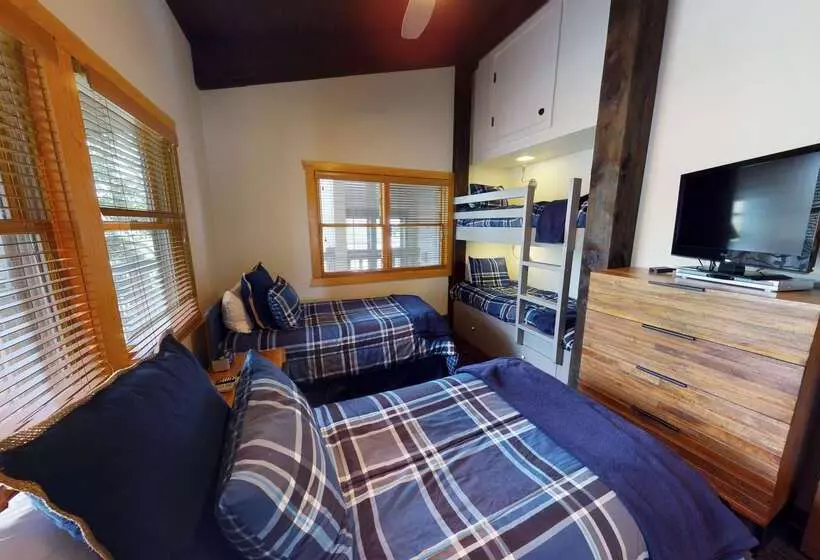 호텔 Top Of The Village   Coraltree Residence Collection