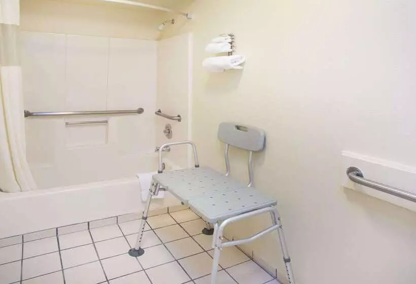 فندق Travelodge By Wyndham Indio