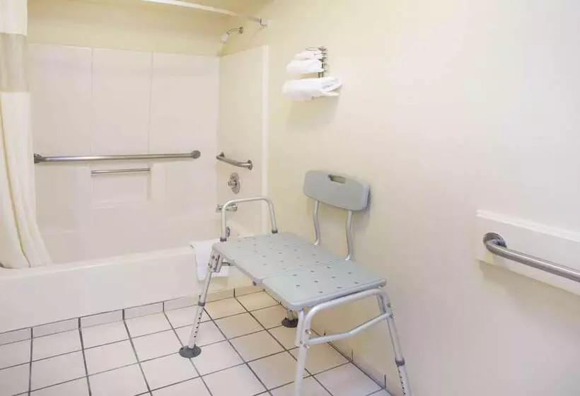 فندق Travelodge By Wyndham Indio