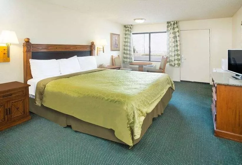 فندق Travelodge By Wyndham Indio