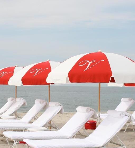 Отель The Virginia And Cottages