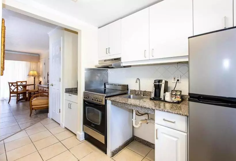 فندق West Wind Inn