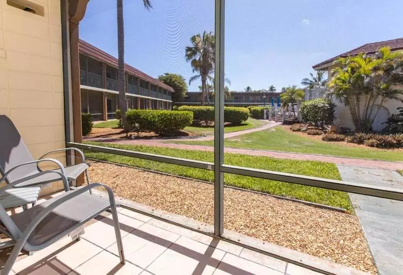 فندق West Wind Inn