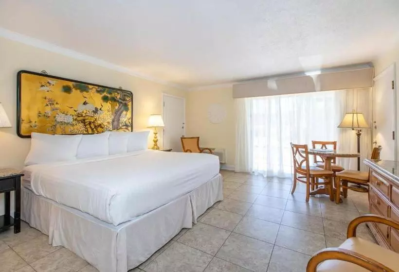 فندق West Wind Inn