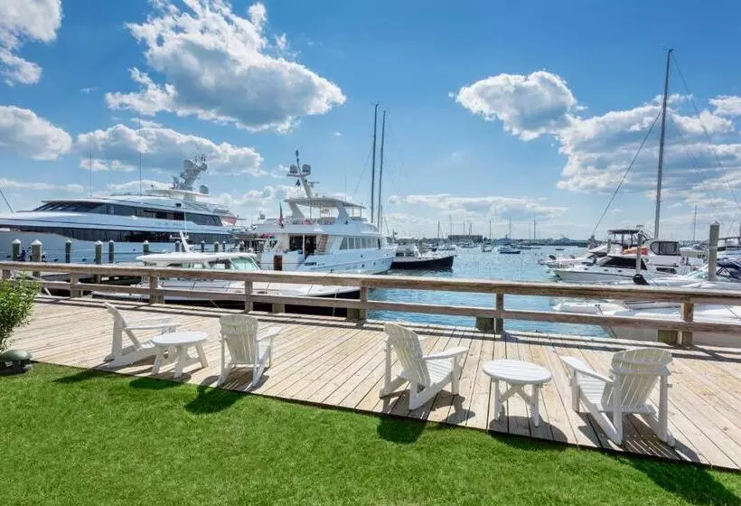 Resort The Newport Harbor Hotel & Marina