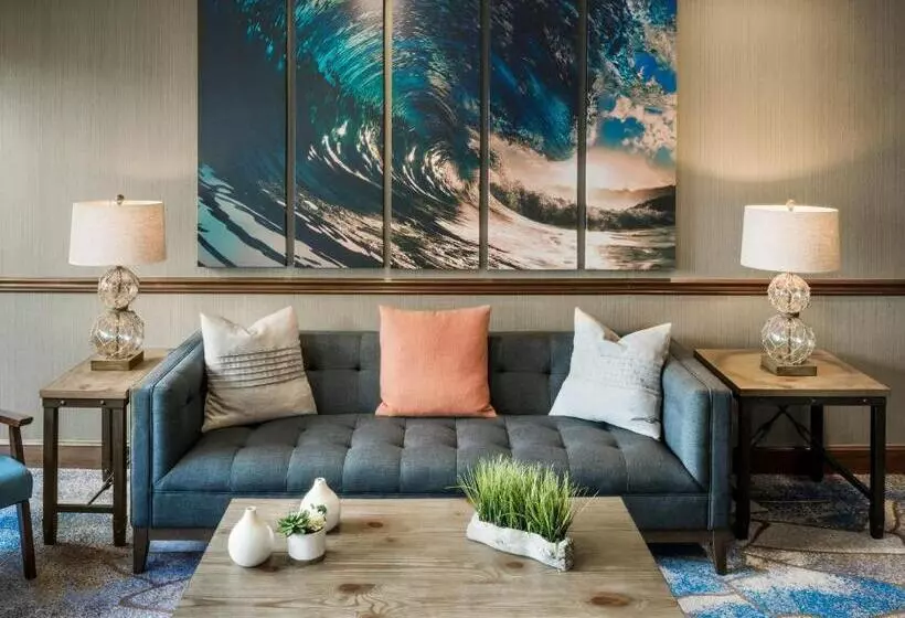 Resort The Newport Harbor Hotel & Marina