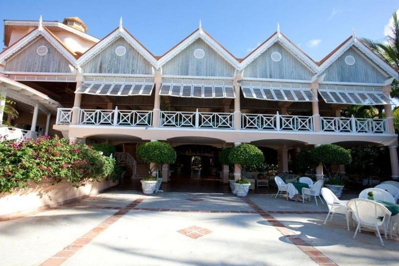 Coco Reef Resort and Spa