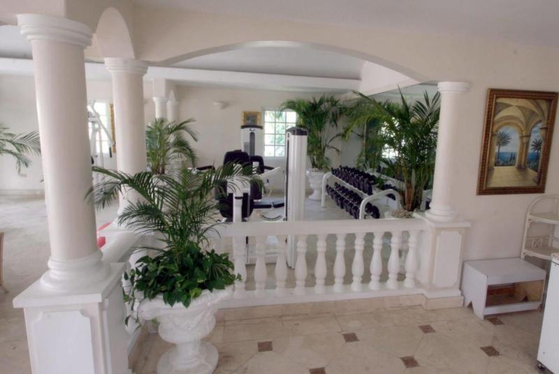 Coco Reef Resort and Spa