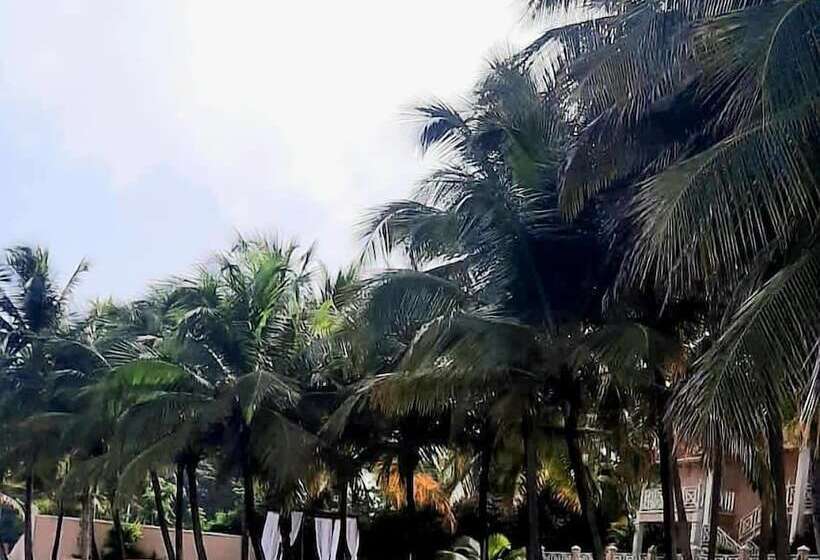 Coco Reef Resort and Spa