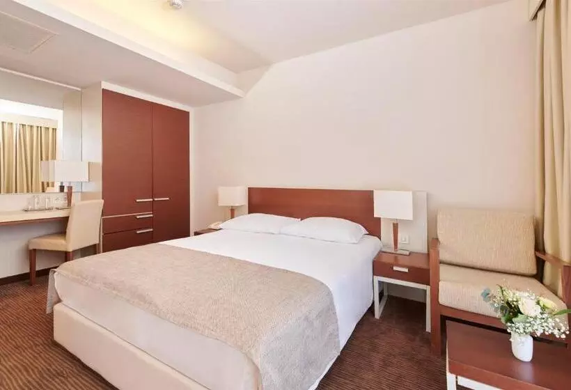 هتل Albatros Plava Laguna