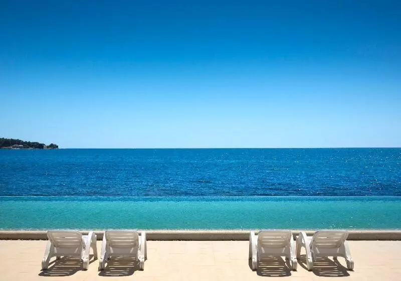 هتل Aminess Laguna