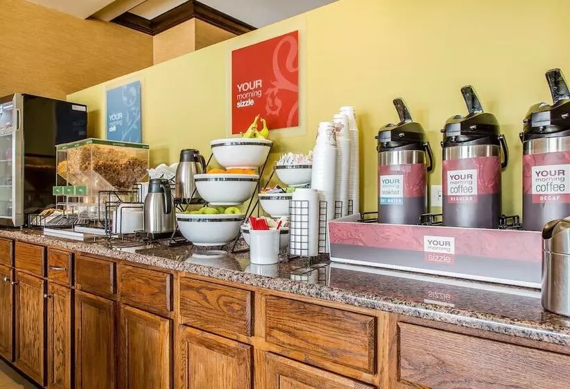 בית מלון כפרי Comfort Inn & Suites