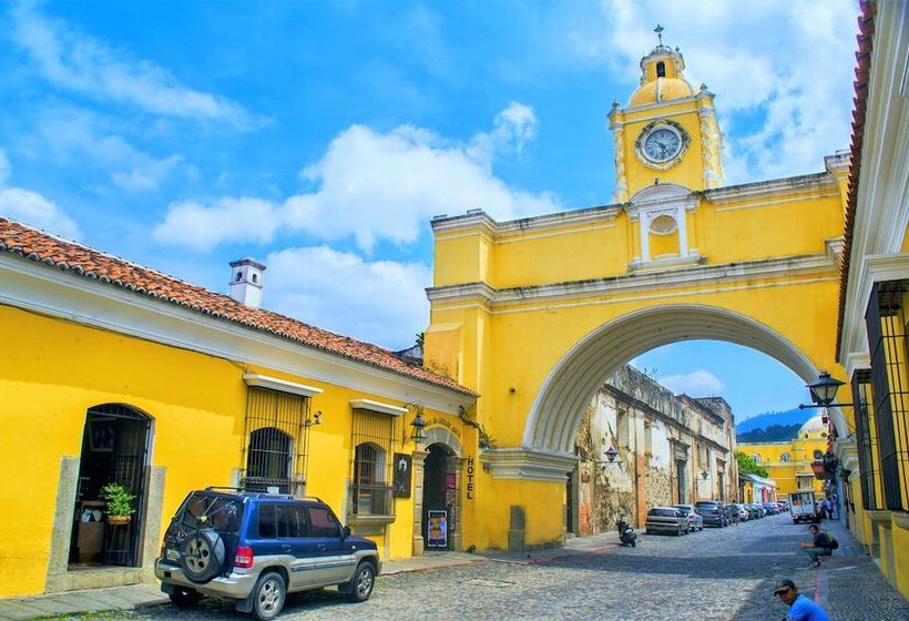 هتل Convento Santa Catalina By Ahs