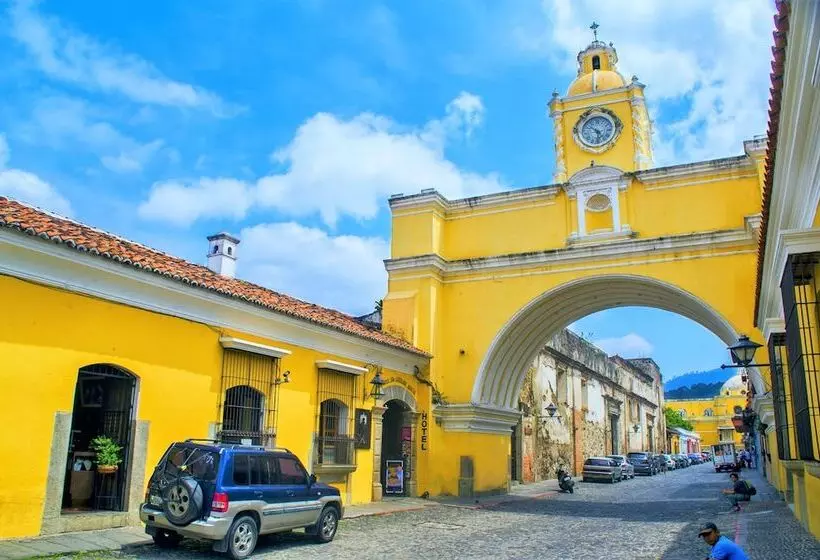 هتل Convento Santa Catalina By Ahs