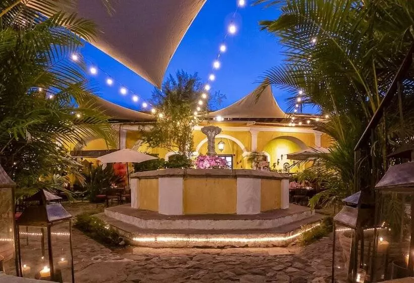 هتل Convento Santa Catalina By Ahs