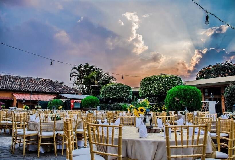 هتل Convento Santa Catalina By Ahs