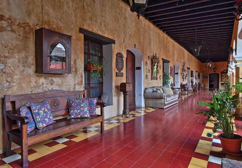 هتل Convento Santa Catalina By Ahs