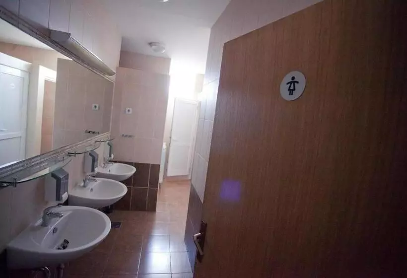 هتل Hi Hostel Zagreb