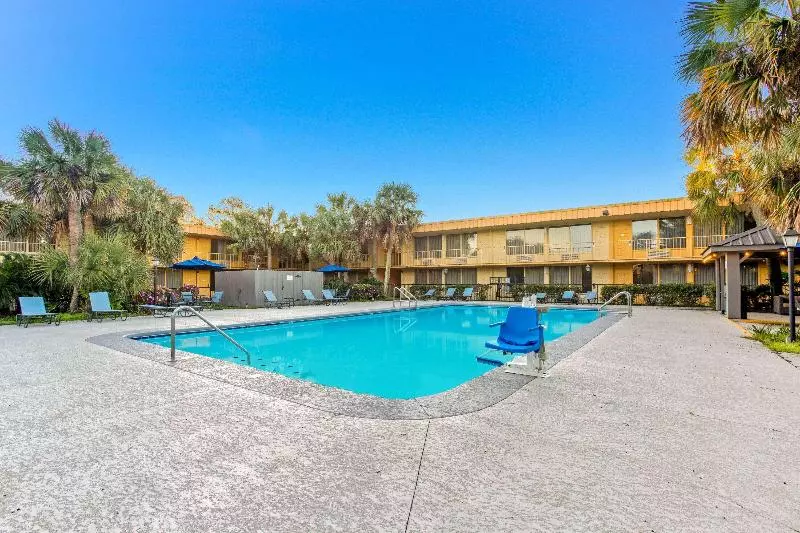 فندق Suburban Studios Slidell I 10