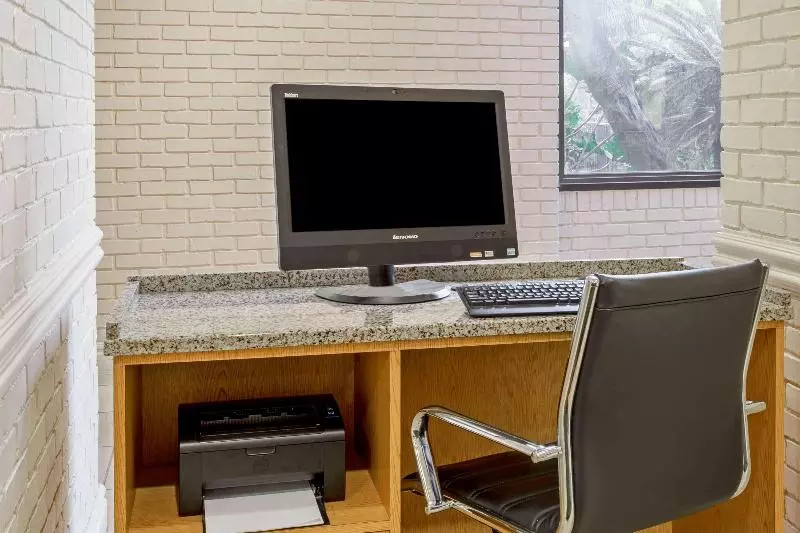 فندق Suburban Studios Slidell I 10