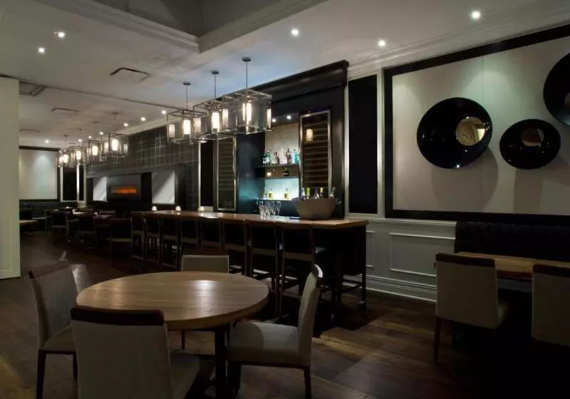 هتل Manoir Victoria