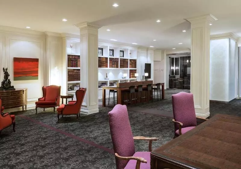 هتل Manoir Victoria