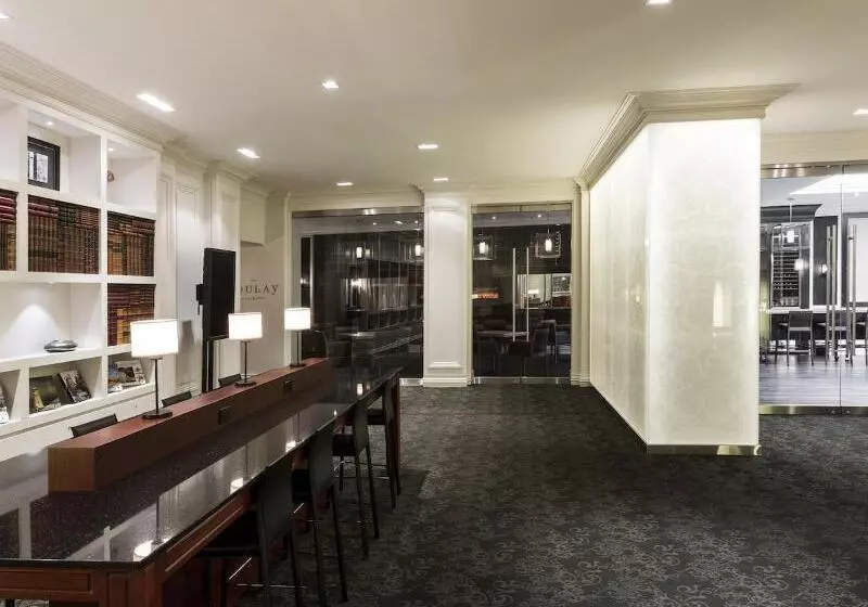 هتل Manoir Victoria