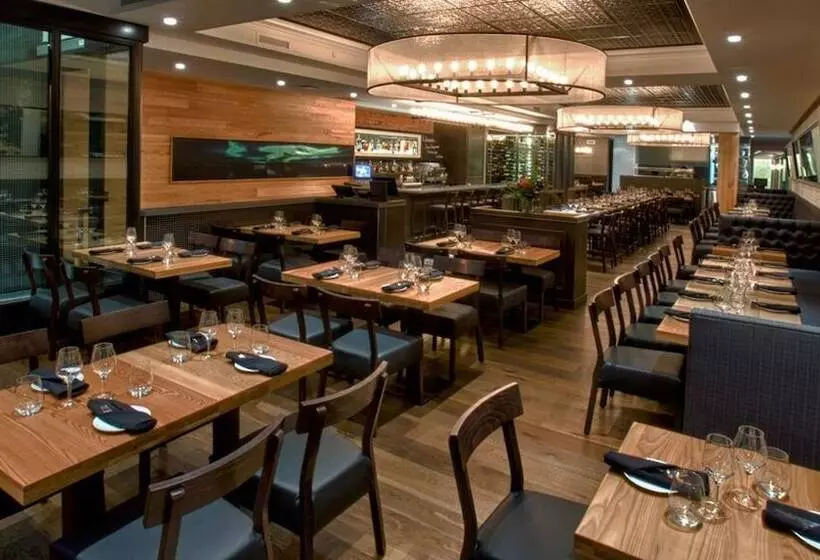 هتل Manoir Victoria