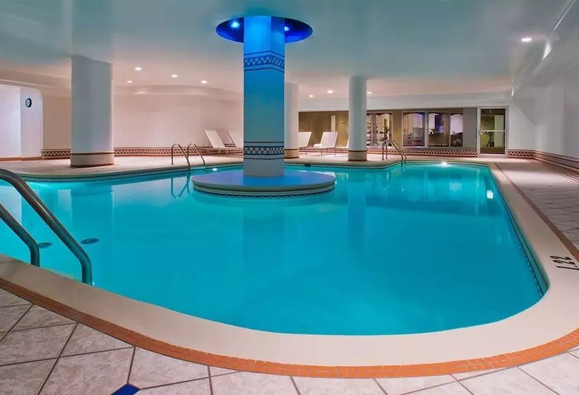 هتل Manoir Victoria