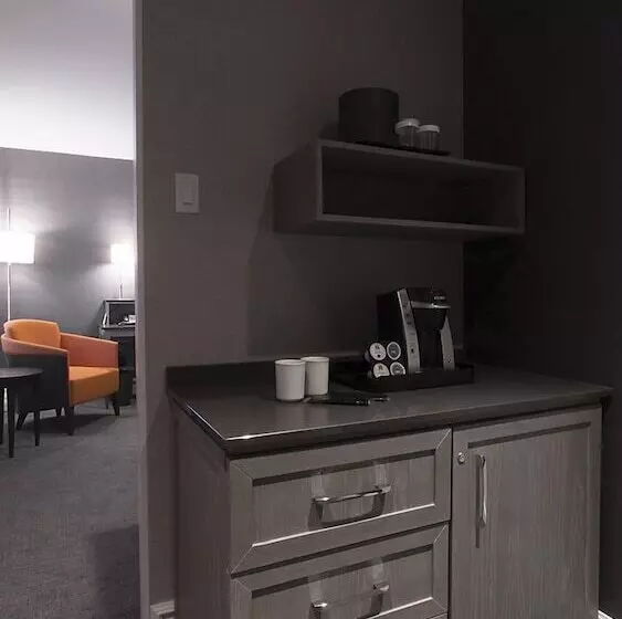 هتل Manoir Victoria