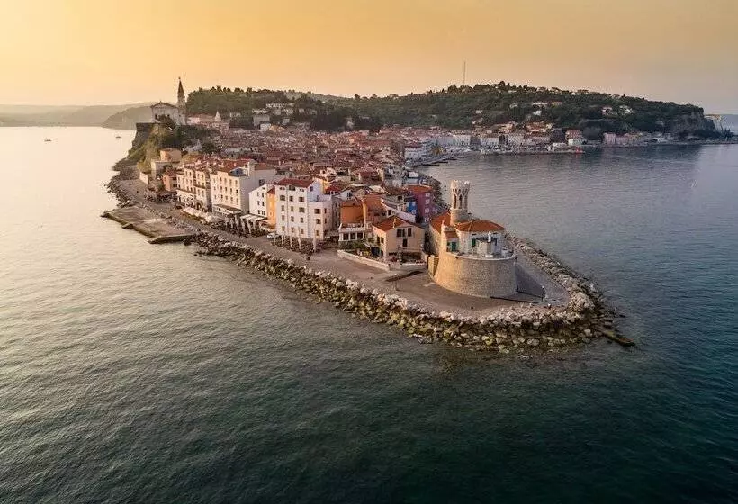 ホテル Piran